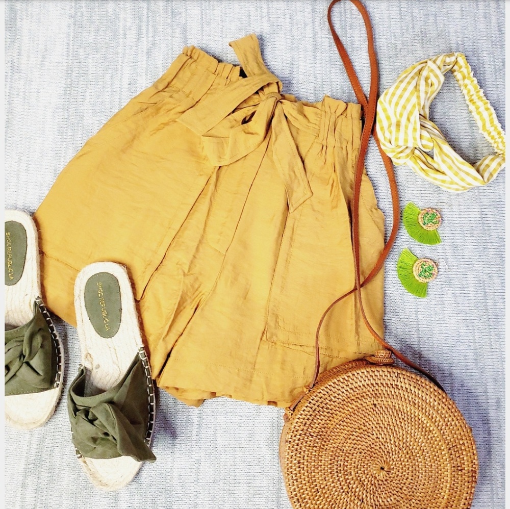 🆕️//The Sante Fe//Gold yellow high waisted shorts - Picture 1 of 8